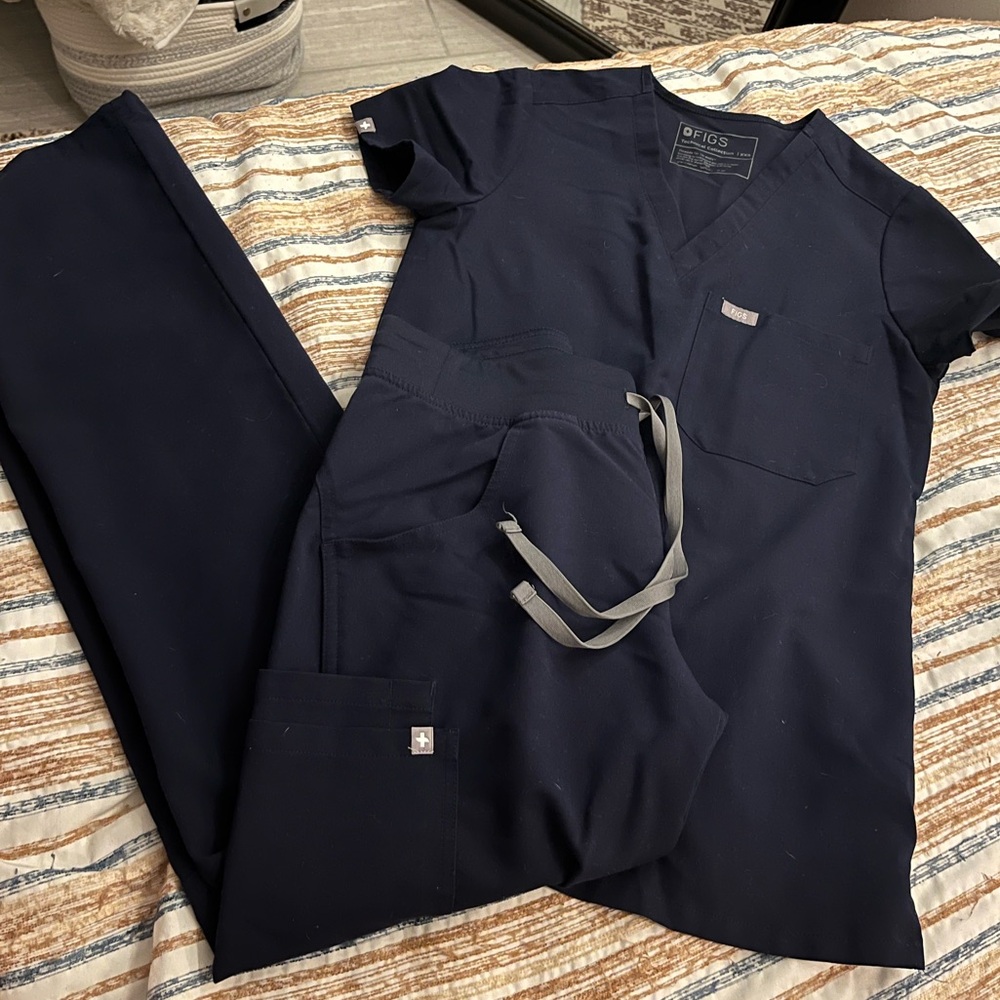 Figs Scrub Set